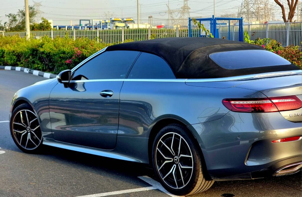 Rent A Mercedes e300 convirtable 2021