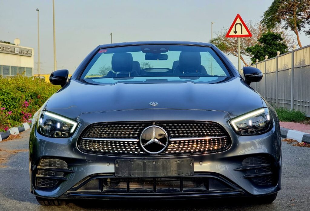 Rent A Mercedes e300 convirtable 2021